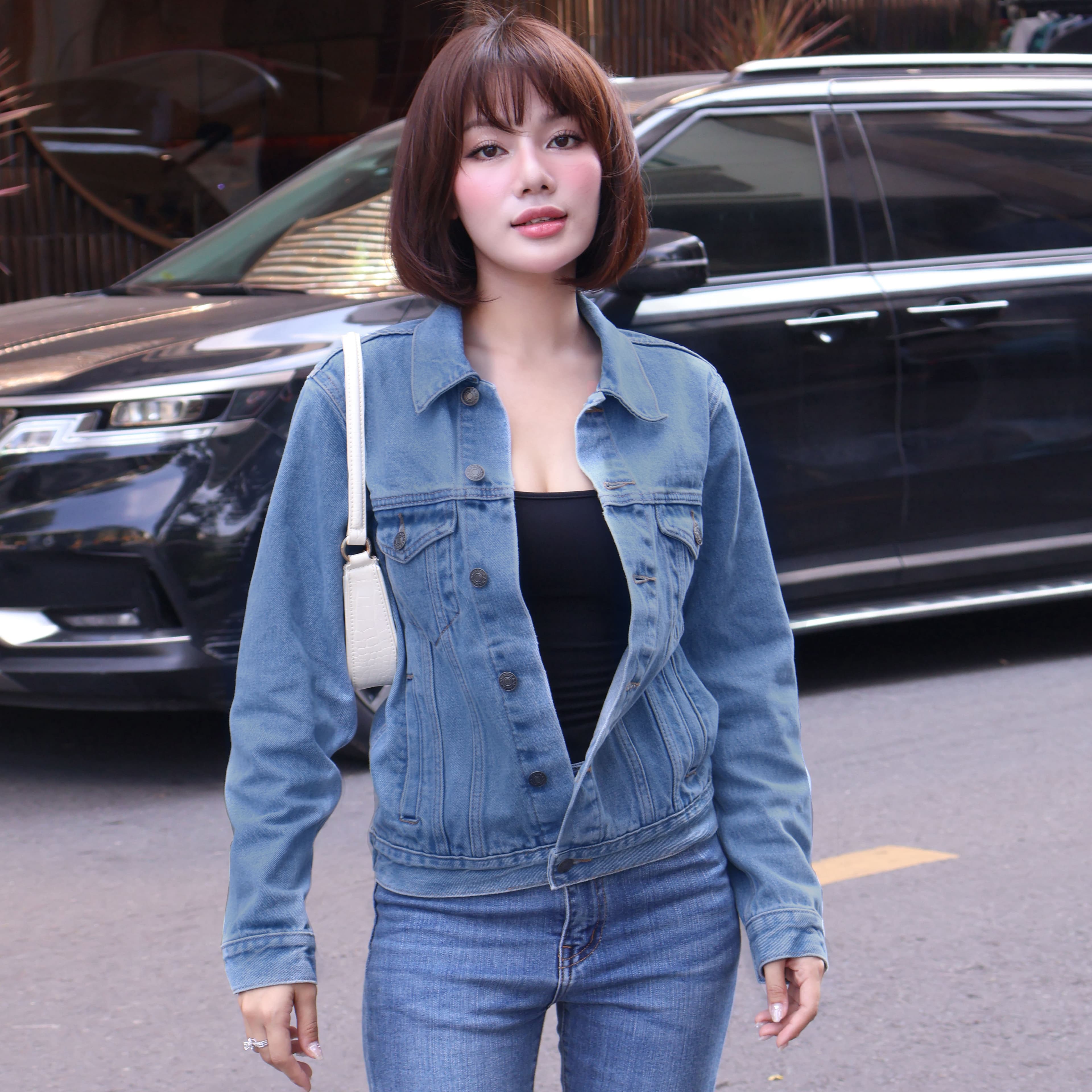 Ao Khoac Jean Nư Trơn Mau Xanh Đâm Nhat Aaa Jeans - Classic blue - M