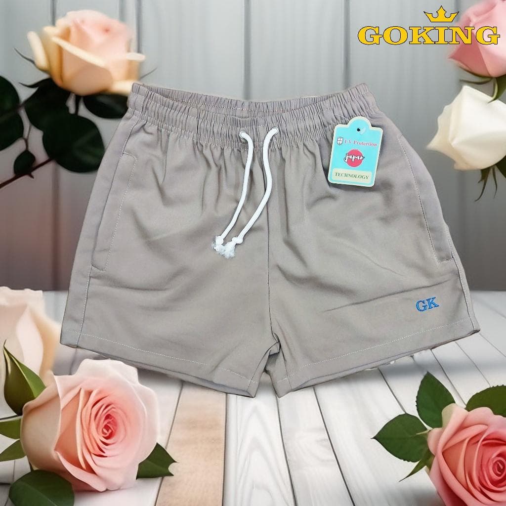 Quần short kaki nữ GOKING, lưng thun và dây rút co giãn thoải mái. Túi sâu rộng bỏ điện thoại - Xám nhạt - M