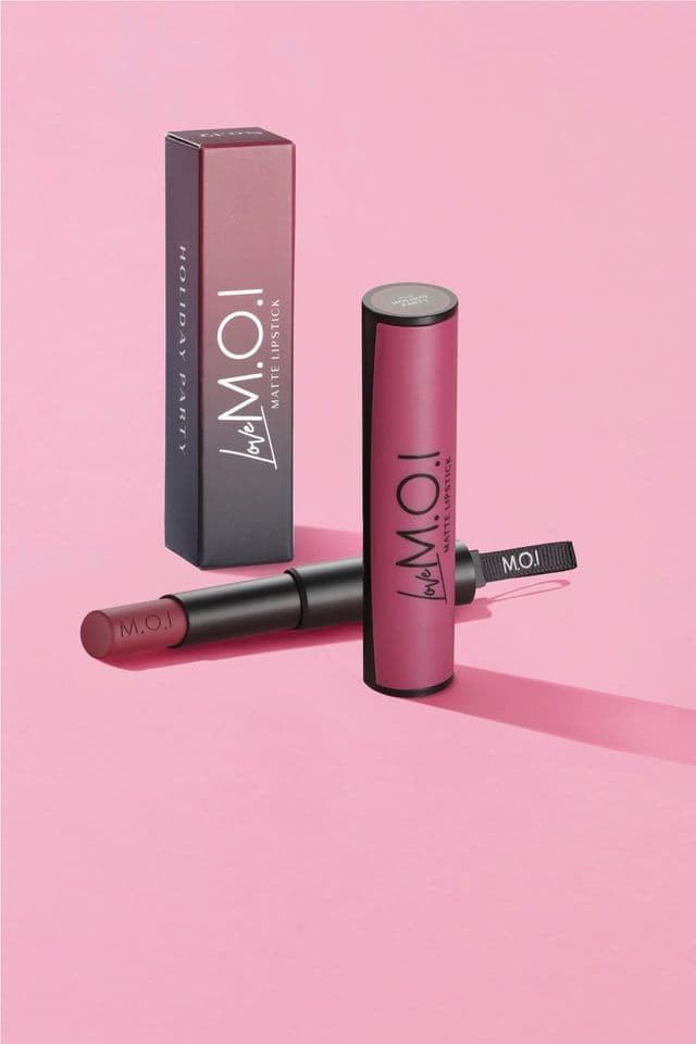 Son kem lì cao cấp HOLIDAY PARTY màu ĐỎ TÍM hương vanila bám và giữ màu lâu trôi - MOI cosmetics chính hãng Hàn Quốc
