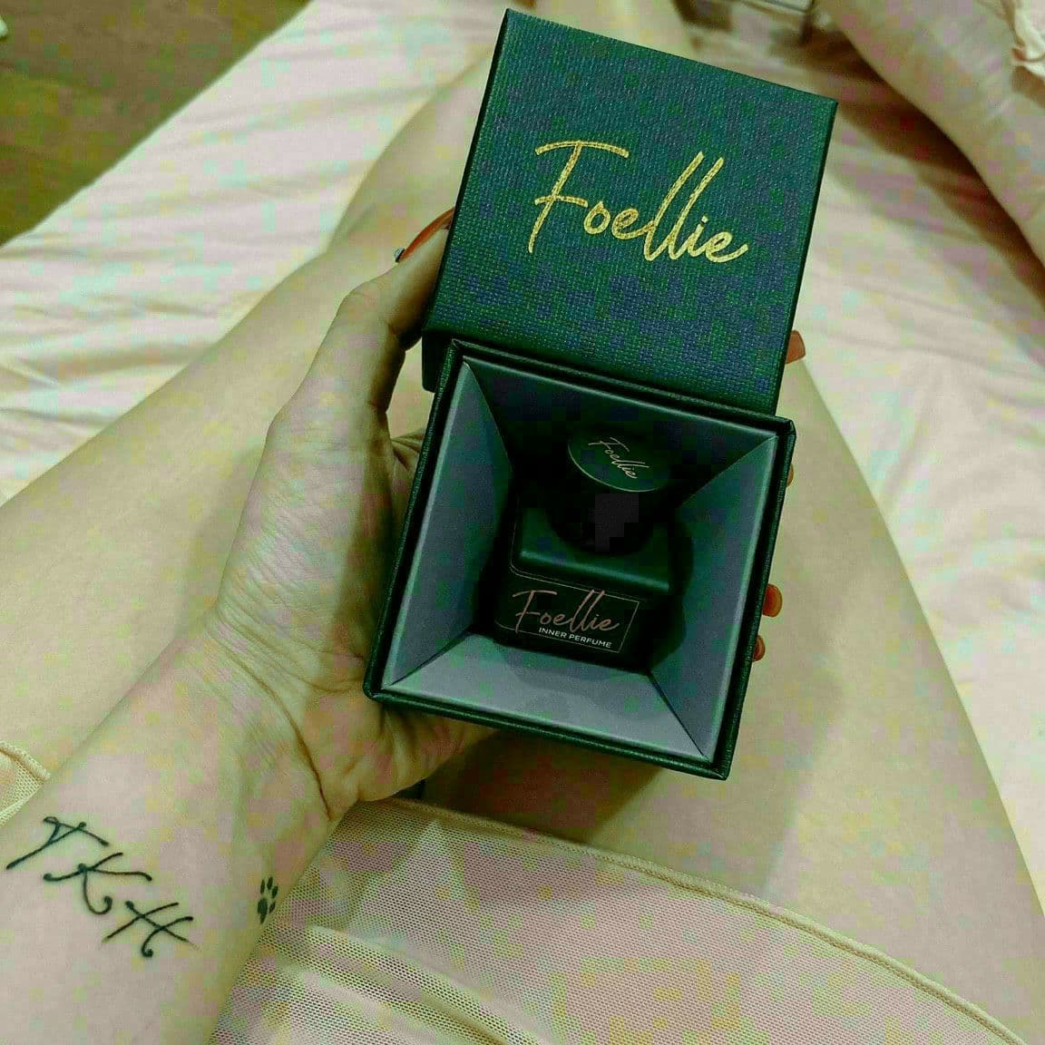 nước hoa vùng kín Foellie đen