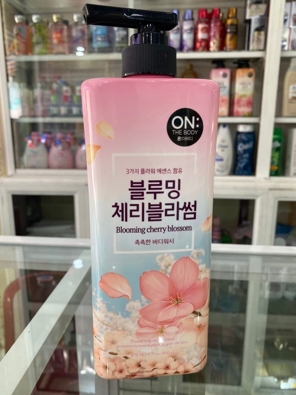 [HCM]Sữa tắm on the body hương nước hoa mềm mịn da 900g của hàn quốc