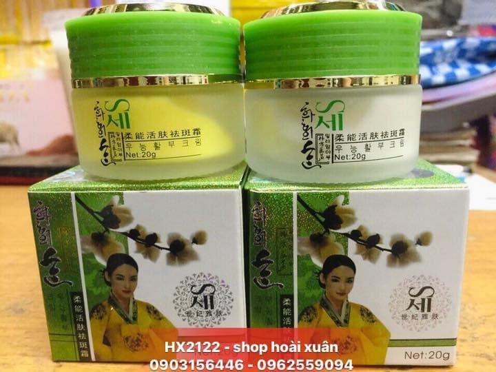 Kem dưỡng trắng da cô gái HÀN QUỐC mặc đầm vàng dành cho da nám và tàn nhang - HX2122