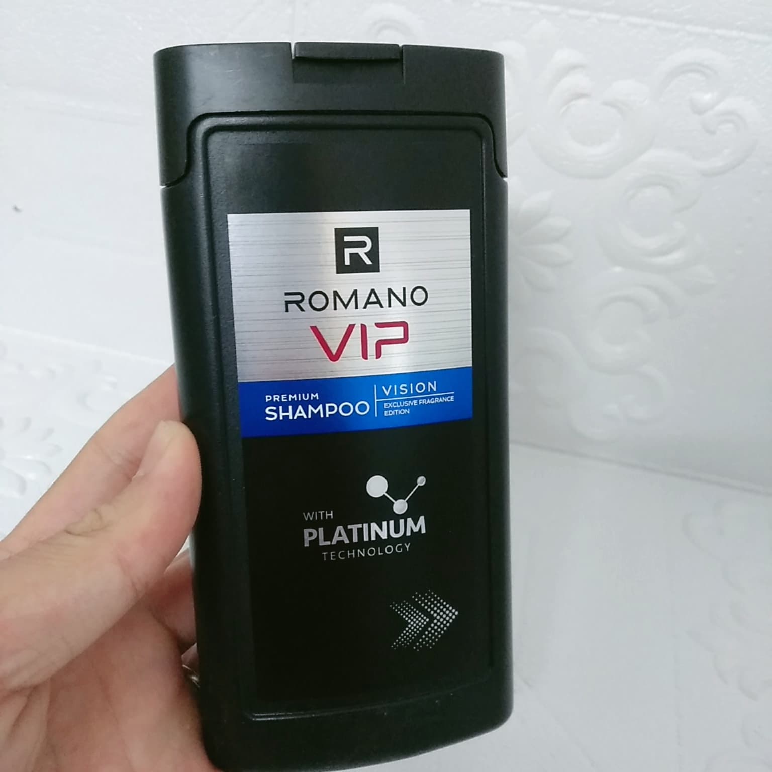 Dầu gội ROMANO VIP VISSION 180G hương nước hoa cao cấp
