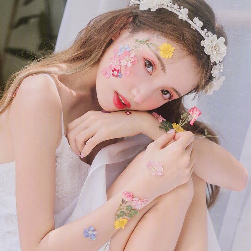 [HCM]Khay hoa lá khô trang điểm gò má và móng