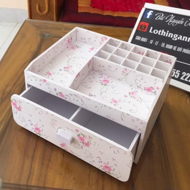 [HCM]Kệ mỹ phẩm 25cm hoa nhí  khay son  tủ trang điểm.