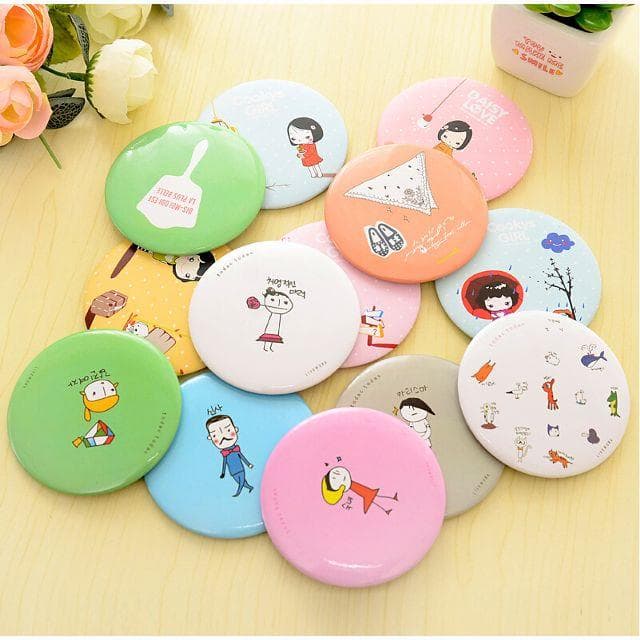 Combo 2 gương trang điểm mini cầm tay tiện dụng (Hình ngẫu nhiên)